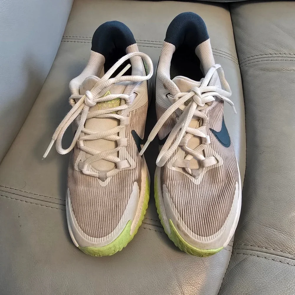 Nike Star Runner‎ 4 Big Kids Running Shoes Light Bone Volt DX7615-003 Size 5Y